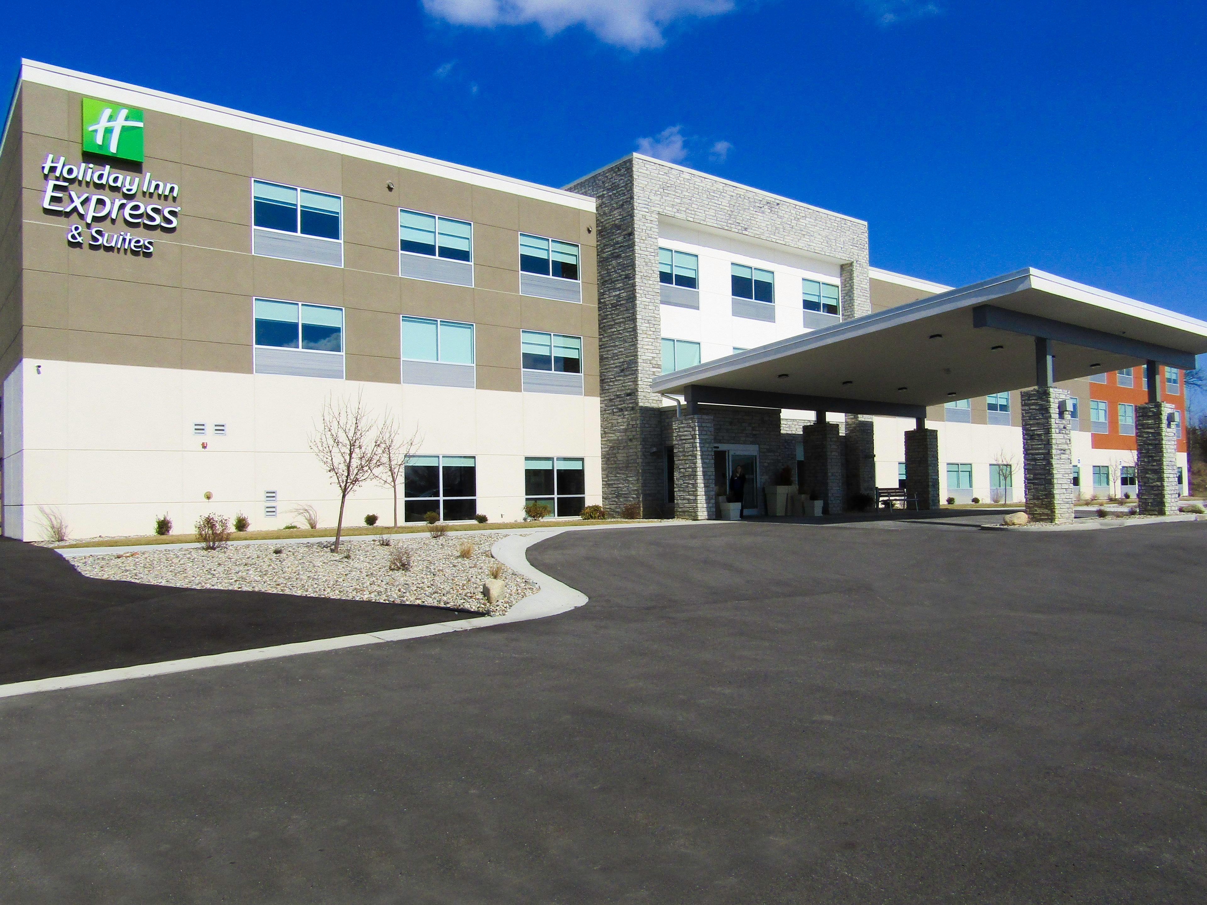 Holiday Inn Express & Suites Coldwater By Ihg Экстерьер фото