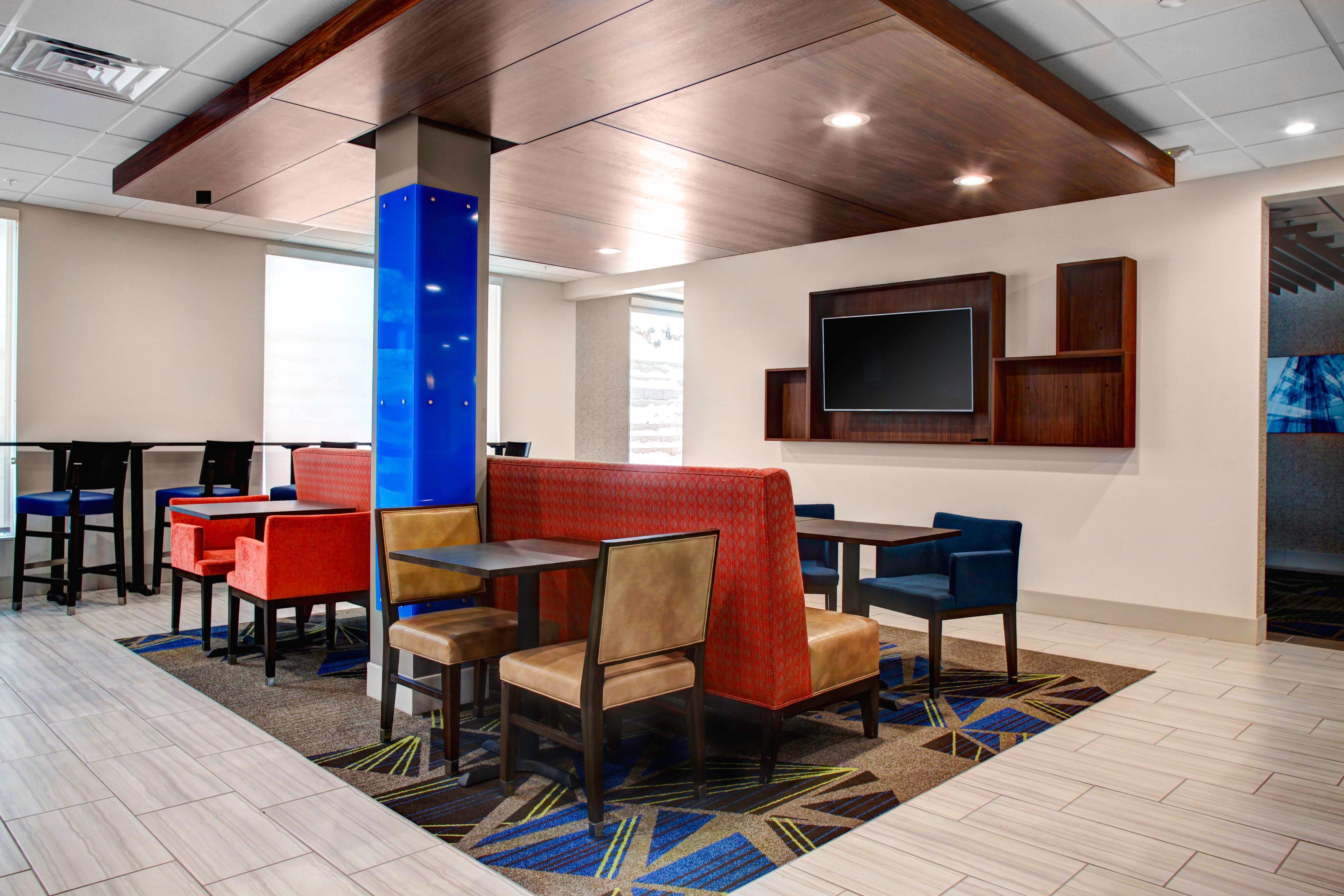 Holiday Inn Express & Suites Coldwater By Ihg Экстерьер фото