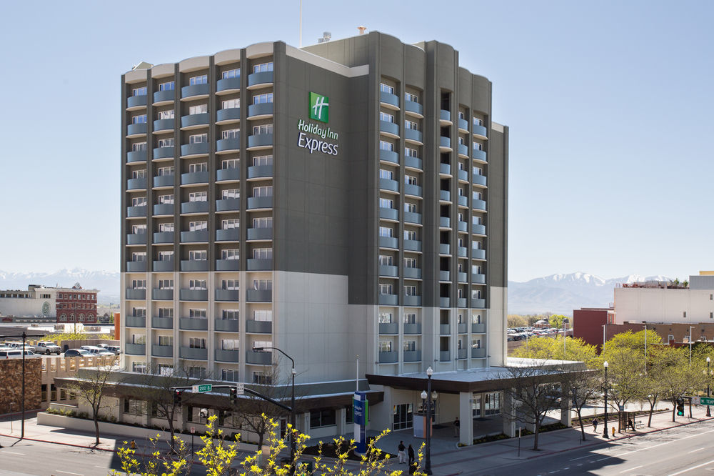 Holiday Inn Express & Suites Coldwater By Ihg Экстерьер фото